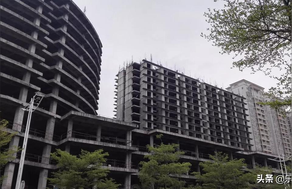 期房停工 多位業主搬磚自建-已經備案的期房停工怎么辦