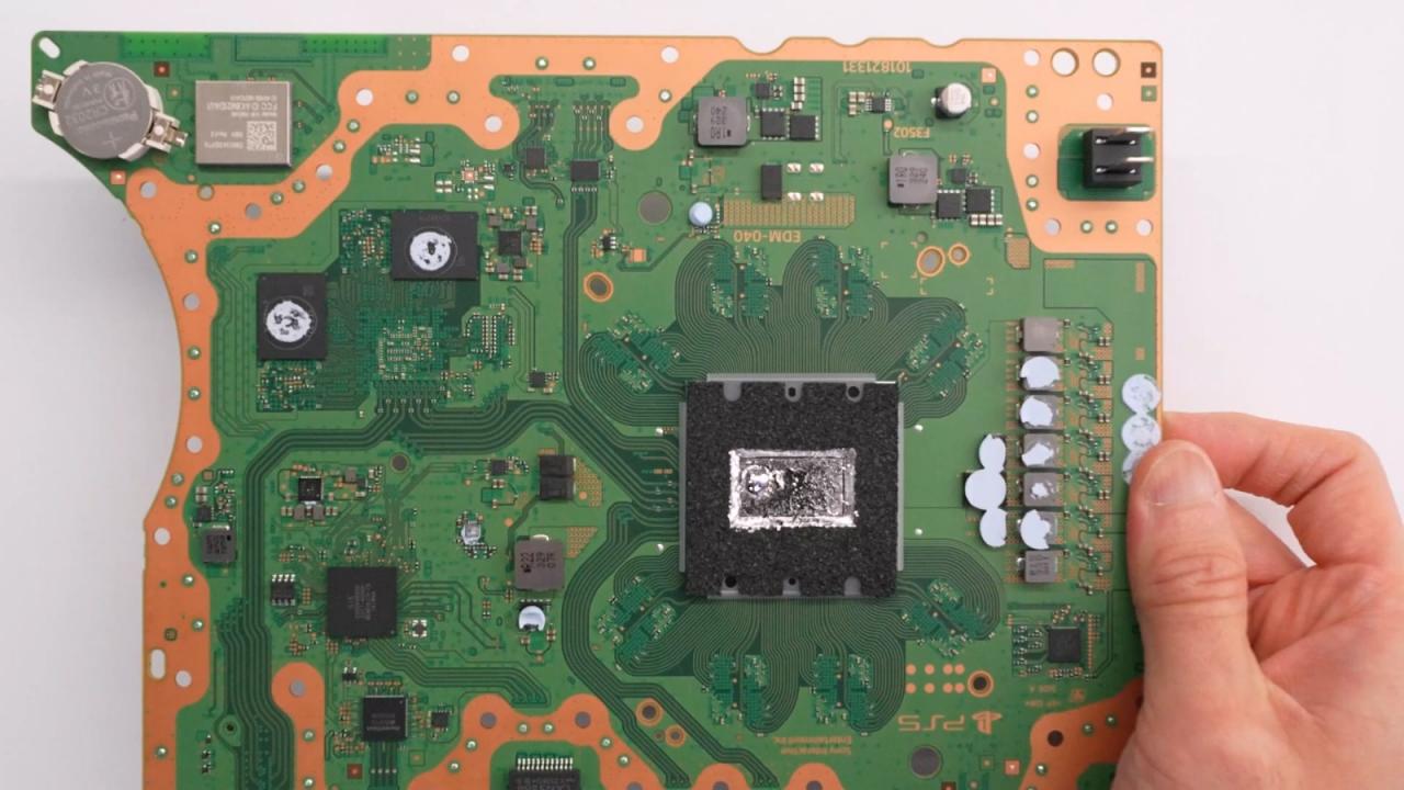 PS5 Slim首個(gè)拆解視頻 溫度、能耗比舊款都更高