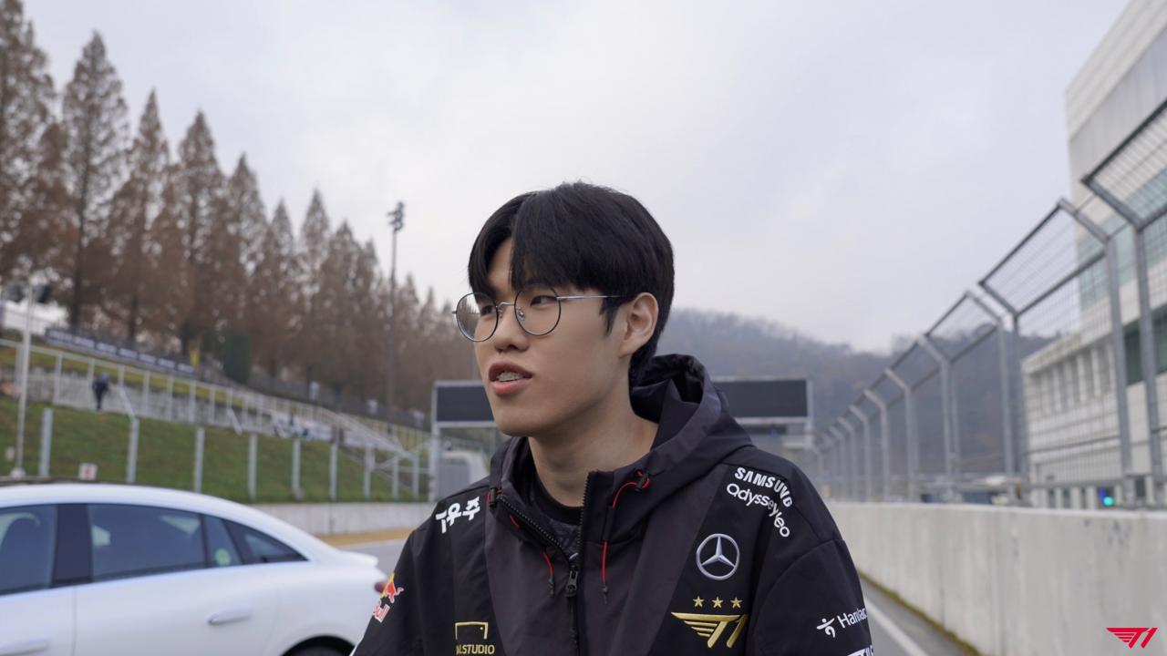 T1分享冠軍中野活動返圖：開奔馳的Faker