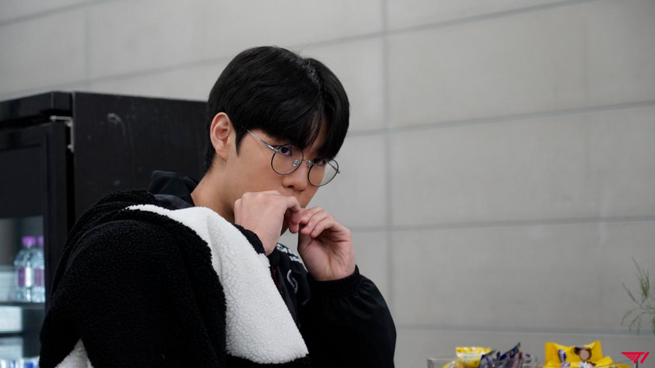 T1分享冠軍中野活動返圖：開奔馳的Faker